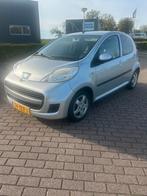 Peugeot 107 1.0 12V 5DR 2012 Grijs Airco Nap, Voorwielaandrijving, 4 stoelen, 68 pk, Origineel Nederlands