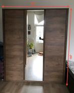Kledingkast bruin, 1 spiegeldeur, 2 deuren, Ophalen, 150 tot 200 cm, Met hangruimte, Zo goed als nieuw