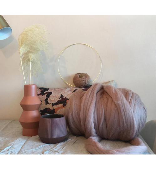 Lontwol 3kg cappuccino / terracotta, XXL wol, Hobby en Vrije tijd, Vilt, Nieuw, Ophalen
