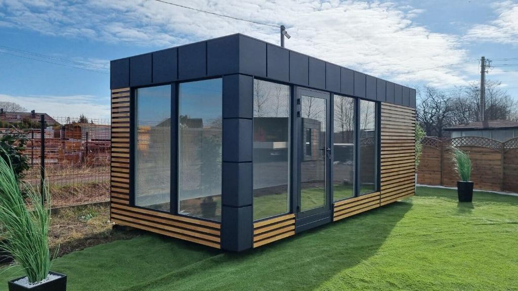≥ tuinhuisje wooncontainer houten huis met badkamer 7x3 m — Machines en ...