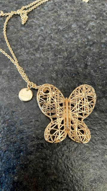 Bliss ketting met vlinder beschikbaar voor biedingen