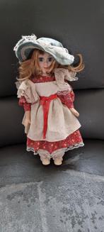 Vintage Porseleinen Pop met Blauwe Hoed, Ophalen of Verzenden, Gebruikt, Overige typen