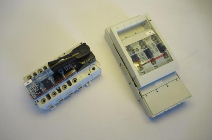 Hoofdschakelaar Legrand 225 53 160 Ampère incl. zekering hou, Hobby en Vrije tijd, Elektronica-componenten, Nieuw, Ophalen of Verzenden