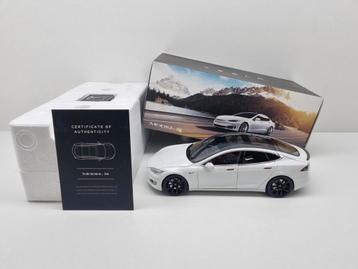 Dealer Tesla S P100D 1:18 Nieuw  beschikbaar voor biedingen