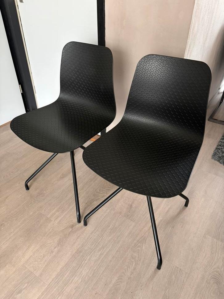 WOOOD eetkamerstoelen 2 X Sis Nieuw‼️🪑🪑, Huis en Inrichting, Stoelen, Zo goed als nieuw, Eén, Kunststof, Zwart, Ophalen of Verzenden