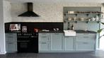 Opheffingsuitverkoop! Landelijke keuken in groengrijs kader, Ophalen, Nieuw, Enkelwandige keuken, Hoogglans of Gelakt