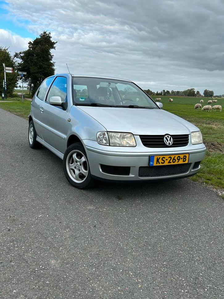 Volkswagen Polo 6n2, Auto's, Volkswagen, Polo, Benzine, Euro 4, Hatchback, Handgeschakeld, Geïmporteerd, Zilver of Grijs, Zwart