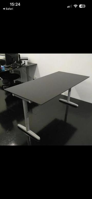 Mooi Ikea Galant Bureau beschikbaar voor biedingen