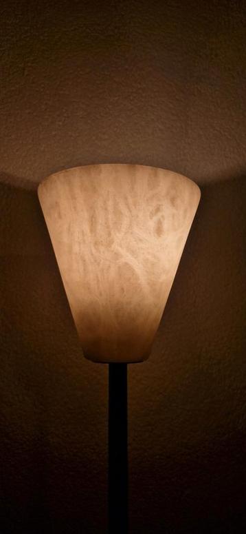 Vintage  Staande Lamp met albast kap en voet beschikbaar voor biedingen