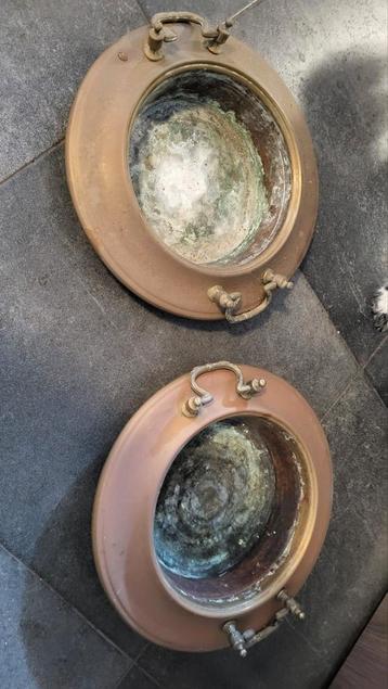 Twee brasero's, vuurschalen  beschikbaar voor biedingen