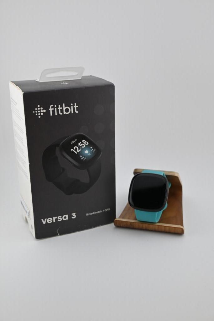 Fitbit Versa 3 Smartwatch + verwisselbare bandjes, Sieraden, Tassen en Uiterlijk, Sporthorloges, Gebruikt, Android, Zwart, Ophalen of Verzenden