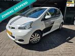 Toyota Aygo 1.0-12V Xcite White | 2E EIGENAAR | 12MND GARANT, Voorwielaandrijving, Gebruikt, 4 stoelen, Leder en Stof