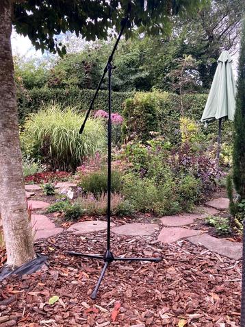 Konig & Meyer hengel microfoonstandaard  beschikbaar voor biedingen