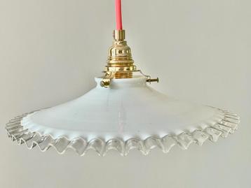 Franse vintage opaline lampenkap incl fitting en 1,5 m snoer beschikbaar voor biedingen