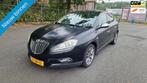 Lancia Delta 1.6-16V Oro, Auto's, Lancia, Euro 5, Gebruikt, Zwart, 4 cilinders