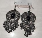 Antieke etnische zilveren oorbellen met zwart onyx cabochon, Verzenden, Zilver, Oorbellen, Met edelsteen