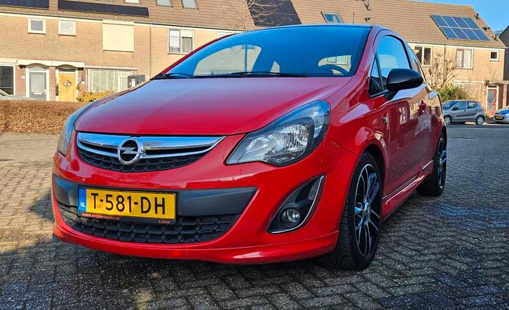 Opel Corsa 1.4 74KW 3D 2015 Rood, Auto's, Opel, Particulier, Corsa, Benzine, Hatchback, Handgeschakeld, Geïmporteerd, Rood, Zwart