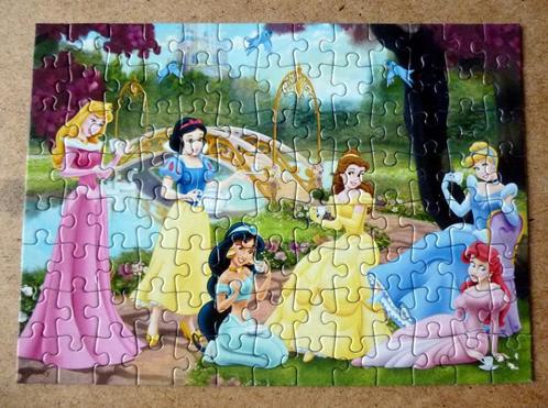 Disney prinsessen in tuin 100 stukjes - compleet, Kinderen en Baby's, Speelgoed | Kinderpuzzels, Gebruikt, Meer dan 50 stukjes