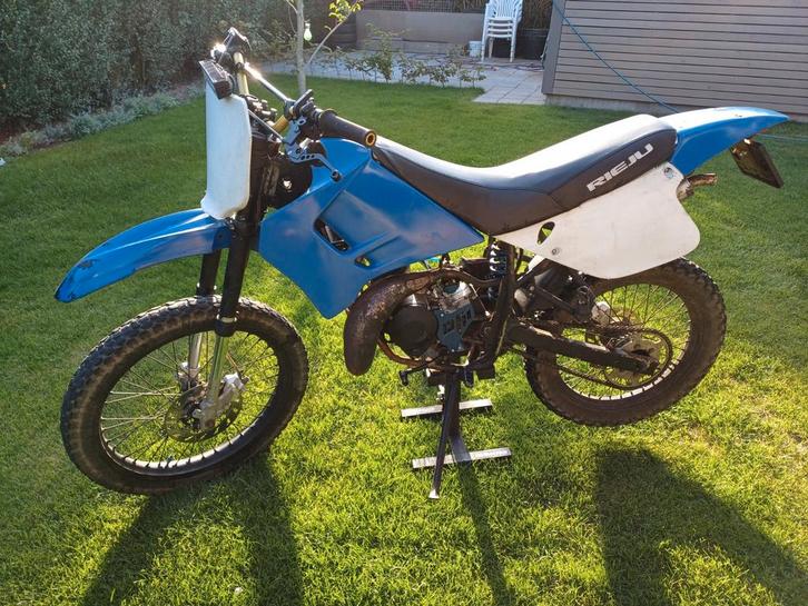 Rieju RR 2005 schakelbrommer (85cc am6 blok) yasuni uitlaat, Fietsen en Brommers, Brommers | Crossbrommers, Gebruikt, Overige merken