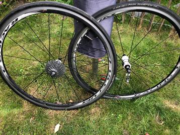 Fulcrum racing 3 wielen met campagnolo 11 speed cassette beschikbaar voor biedingen