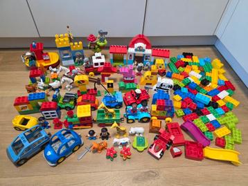 Lego Duplo grote set (ponystal, ridders, blokken en meer) beschikbaar voor biedingen