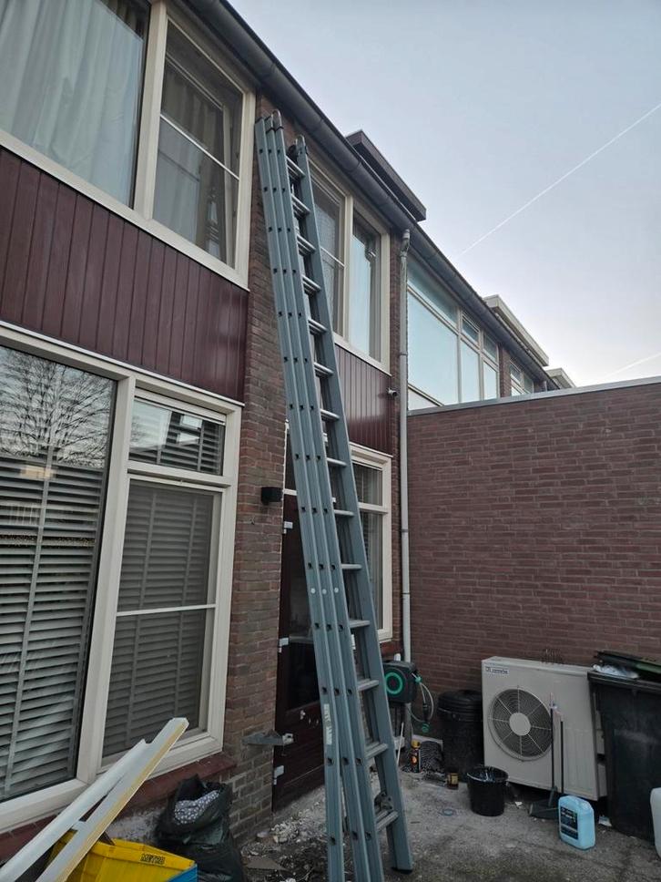 Dirks glazenwassersladder 3x14 35cm opstap!!!, Doe-het-zelf en Verbouw, Ladders en Trappen, Zo goed als nieuw, 4 meter of meer