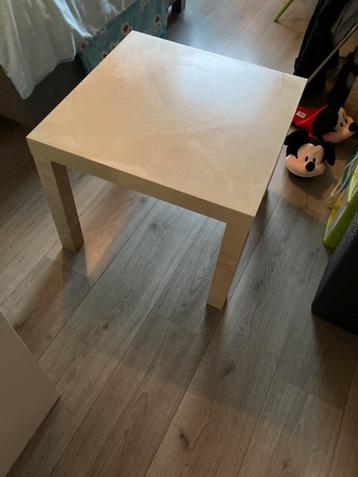 Lack tafeltje van IKEA. beschikbaar voor biedingen