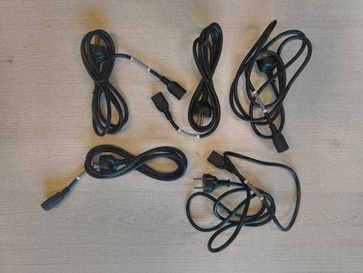 Diverse 3 PIN C13 kabels Super VEEL Voorraad, Doe-het-zelf en Verbouw, Elektra en Kabels, Nieuw, Kabel of Snoer, Ophalen