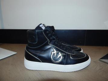 Pinko zwarte hoge sneakers goud merklogo zijkant Als Nieuw38 beschikbaar voor biedingen