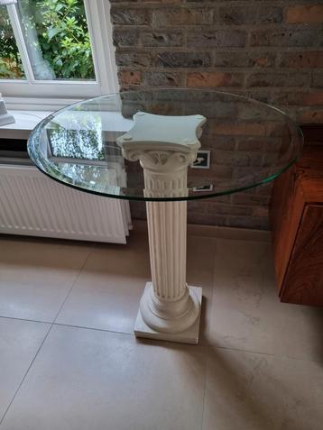 Griekse zuil met glazen blad van 1 cm dik in 65 cm rond beschikbaar voor biedingen
