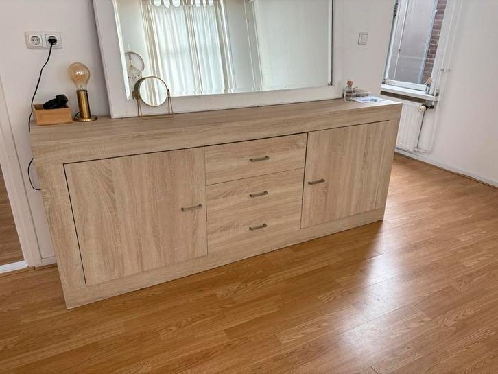 Kast van hout, Huis en Inrichting, Complete inboedels, Ophalen