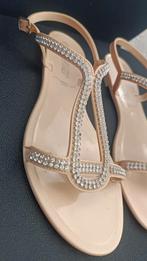 Beige / creme Slippers met strass, Kleding | Dames, Schoenen, Your feet look Gorgeous, Beige, Ophalen of Verzenden, Zo goed als nieuw