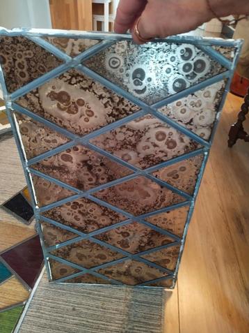 Glas in lood bruin twee stuks  Ongeveer 35 x 70 cm beschikbaar voor biedingen