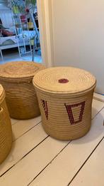 Rieten duurzame manden uit Kenia, Huis en Inrichting, Woonaccessoires | Schalen en Manden, Ophalen, Gebruikt, Mand, Rond