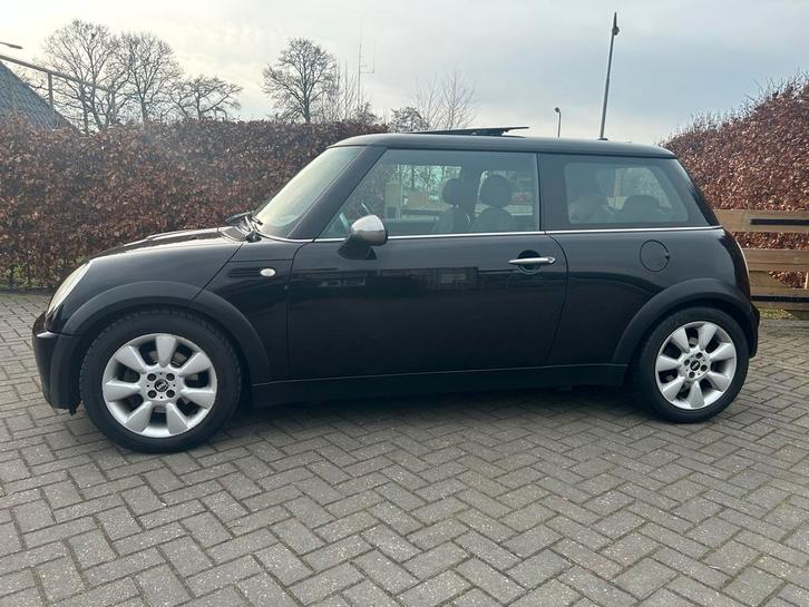 Mini 1.6 ONE 2005 Zwart Panoramadak | **laatste kans**, Auto's, Mini, Particulier, Benzine, D, Hatchback, Handgeschakeld, Geïmporteerd