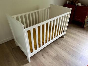 Ledikant wit 60x120 beschikbaar voor biedingen