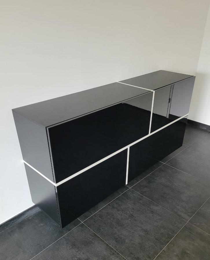 VOORRAAD Zwart zwevend design dressoir met 4 kleppen MONTAGE, Huis en Inrichting, Kasten | Dressoirs, Nieuw, 150 tot 200 cm, 25 tot 50 cm