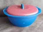 Ronde magnetron schaal van Tupperware 1,8 L, Huis en Inrichting, Keuken | Tupperware, Schaal, Gebruikt, Ophalen of Verzenden, Rood