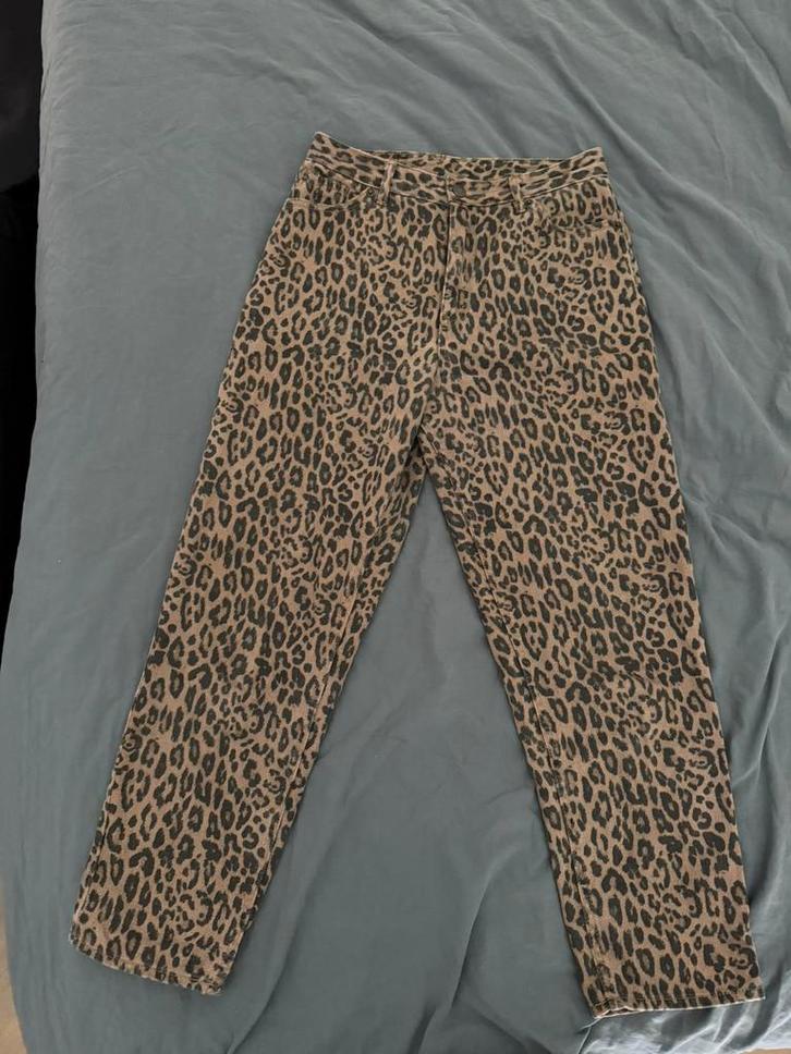Mooie luipaard mom jeans van Monki mt 36/38 zgan!, Kleding | Dames, Spijkerbroeken en Jeans, Zo goed als nieuw, W28 - W29 (confectie 36)