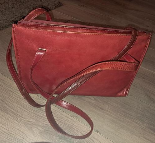 Rode leren dames tas van Leonard heyden, Sieraden, Tassen en Uiterlijk, Tassen | Schoudertassen, Rood, Ophalen of Verzenden