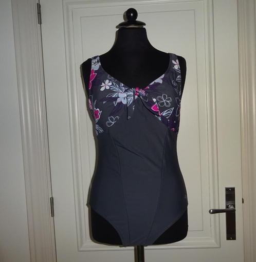 NIEUW Badpak Maat 54 gebloemd boven stuk met uni onderkant, Kleding | Dames, Badmode en Zwemkleding, Nieuw, Badpak, Overige kleuren
