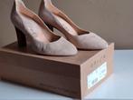 Unisa Pumps Beige Maat 38 - Goede Staat, Pumps, Beige, Ophalen of Verzenden, Unisa