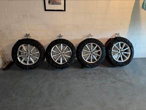 Goodyear UltraGrip PerformanceSUVwinterbanden235/60R 18 107H, Auto-onderdelen, Banden en Velgen, Band(en), Winterbanden, 18 inch