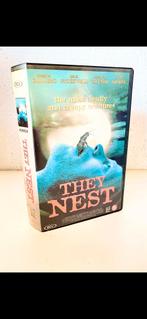 VHS:  “THEY NEST “  (2000), Cd's en Dvd's, Vanaf 16 jaar, Ophalen of Verzenden, Zo goed als nieuw, Horror