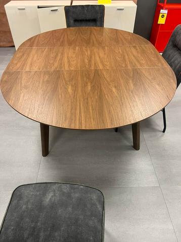 Eijerkamp collectie eetkamertafel Bordeaux beschikbaar voor biedingen