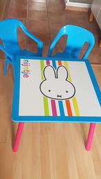 Tafel (nijntje) en 2 kuipstoeltjes, Ophalen, Zo goed als nieuw, Tafel(s)