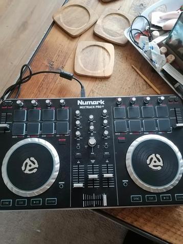 Numark mixtrack pro 2  beschikbaar voor biedingen