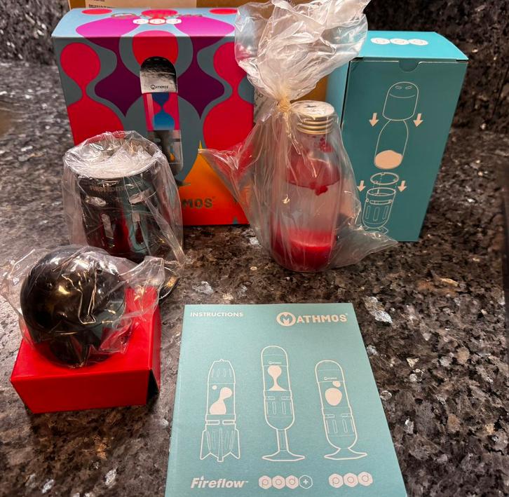 Mathmos POD zwart FIRST EDITION Lava Lamp, Huis en Inrichting, Lampen | Tafellampen, Nieuw, Minder dan 50 cm, Overige materialen