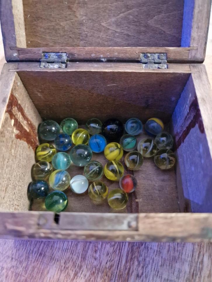 2 oude kistjes met oude knikkers, Antiek en Kunst, Antiek | Speelgoed, Ophalen of Verzenden