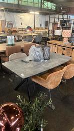 Eettafel grijs decor (outlet), Huis en Inrichting, Ophalen, Zo goed als nieuw